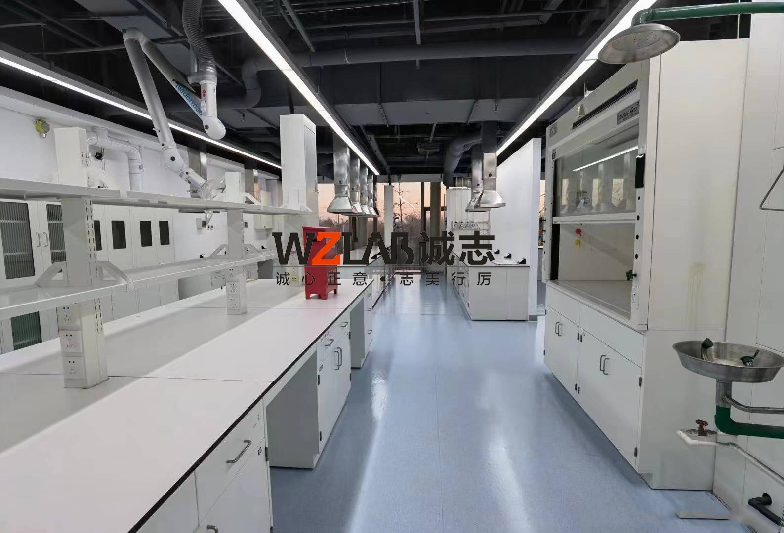 b72b4c3f0e734f478097d5624965bc03