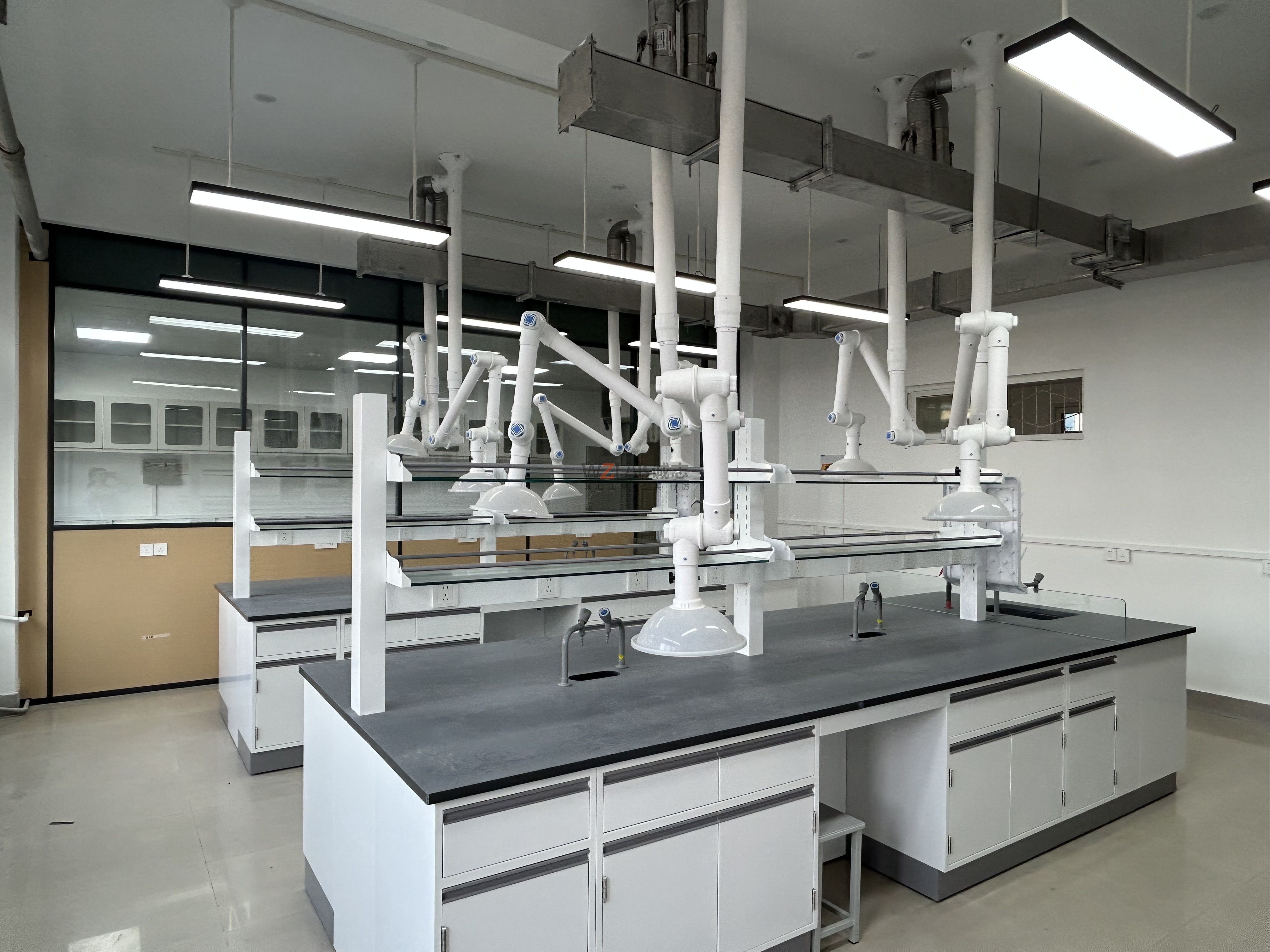 探索理化實驗室規(guī)劃與布局(圖1) IMG_5736.JPG